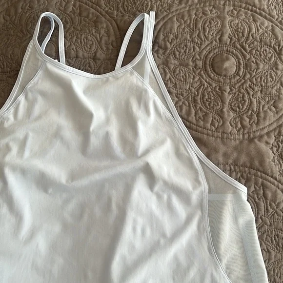 Lululemon Run Off Route tank NWT 8 light blue - Picture 3 of 8